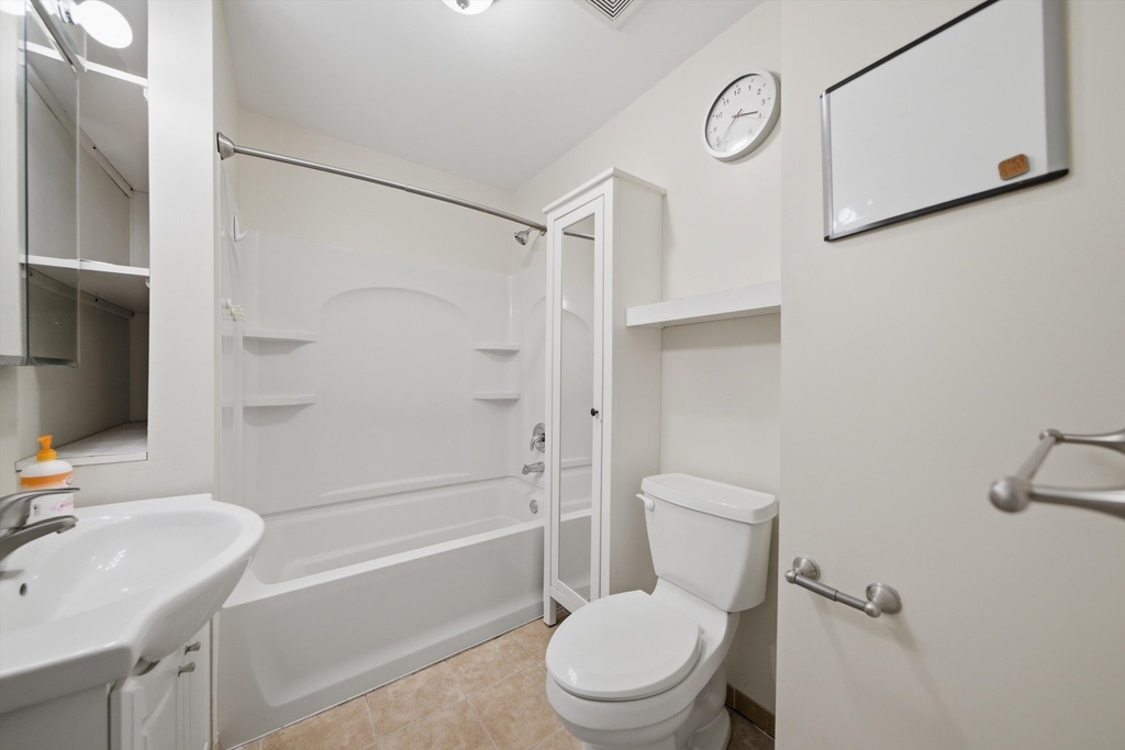 2240 Highland Avenue - Photo 4