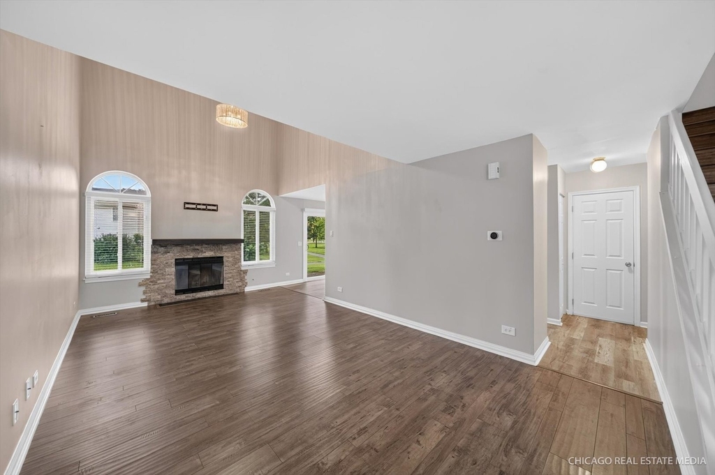 152 Brittany Drive - Photo 3