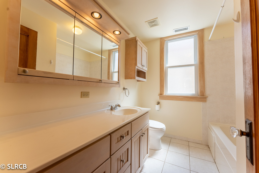 5325 W Montrose Avenue - Photo 14
