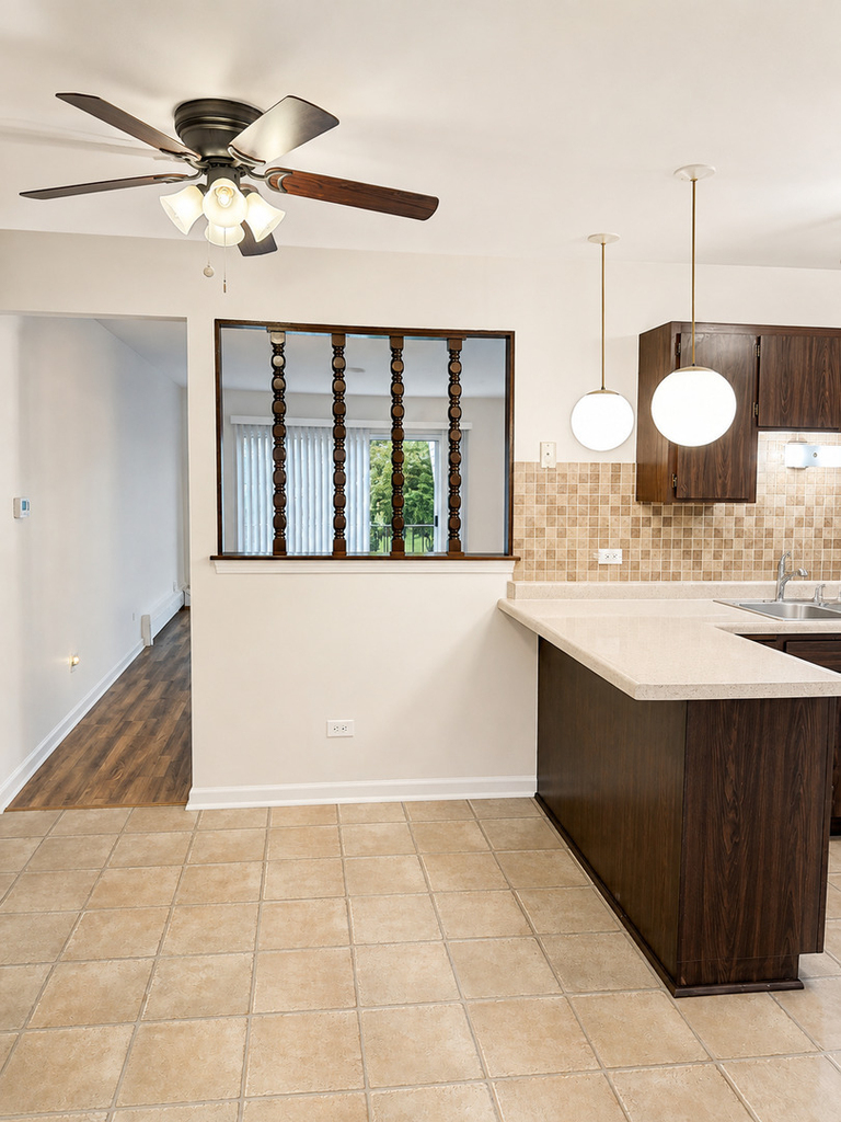 5733 W 103rd Street - Photo 2