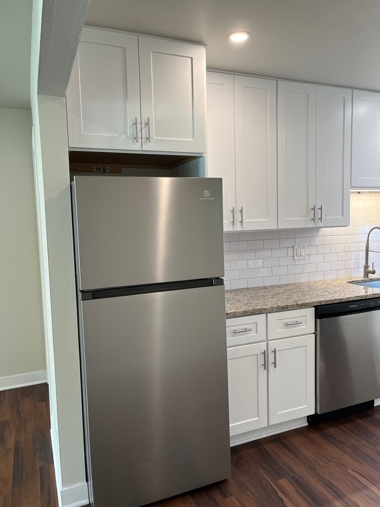 209 W Maple Avenue - Photo 10