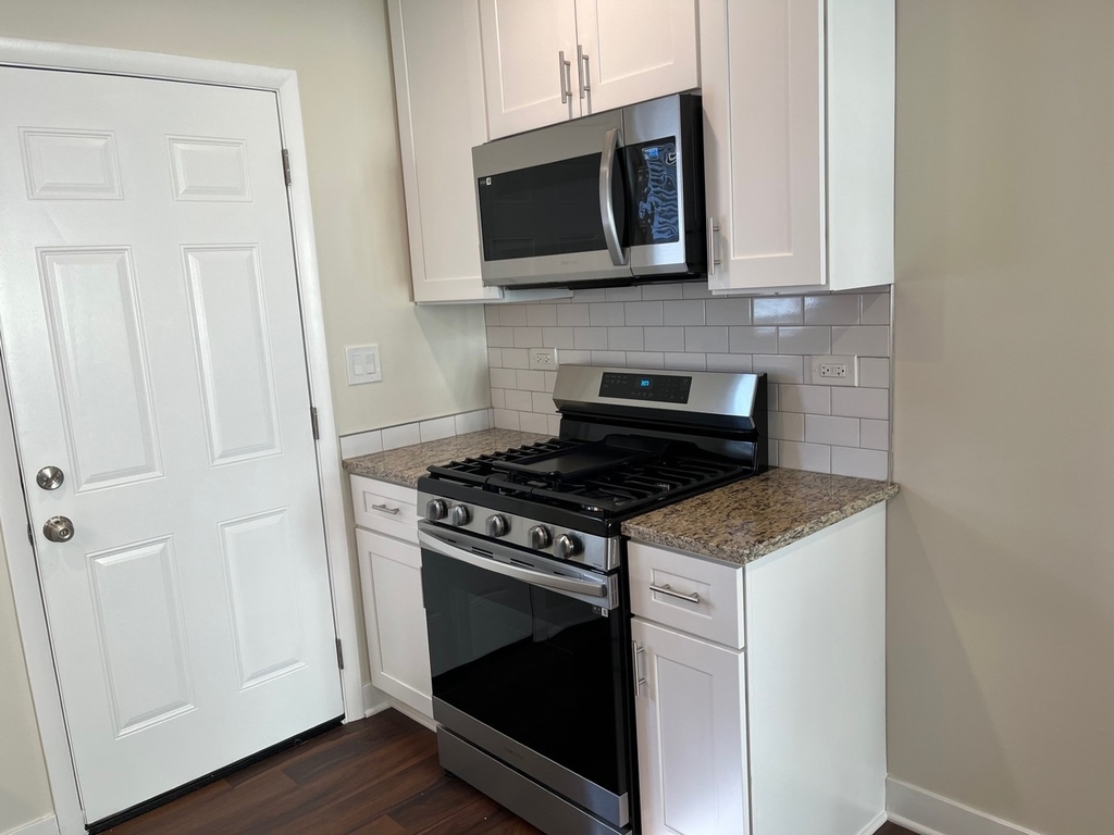 209 W Maple Avenue - Photo 8
