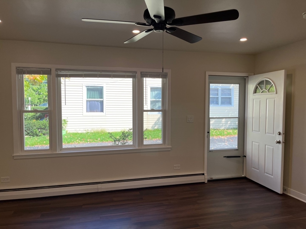 209 W Maple Avenue - Photo 4