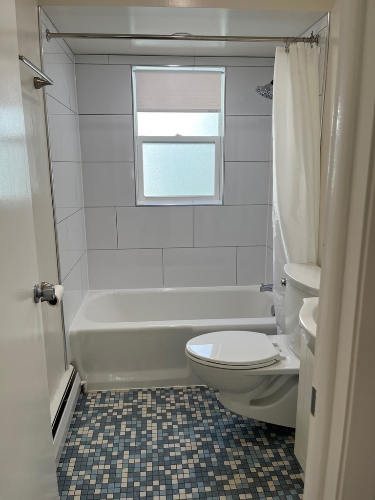 209 W Maple Avenue - Photo 12