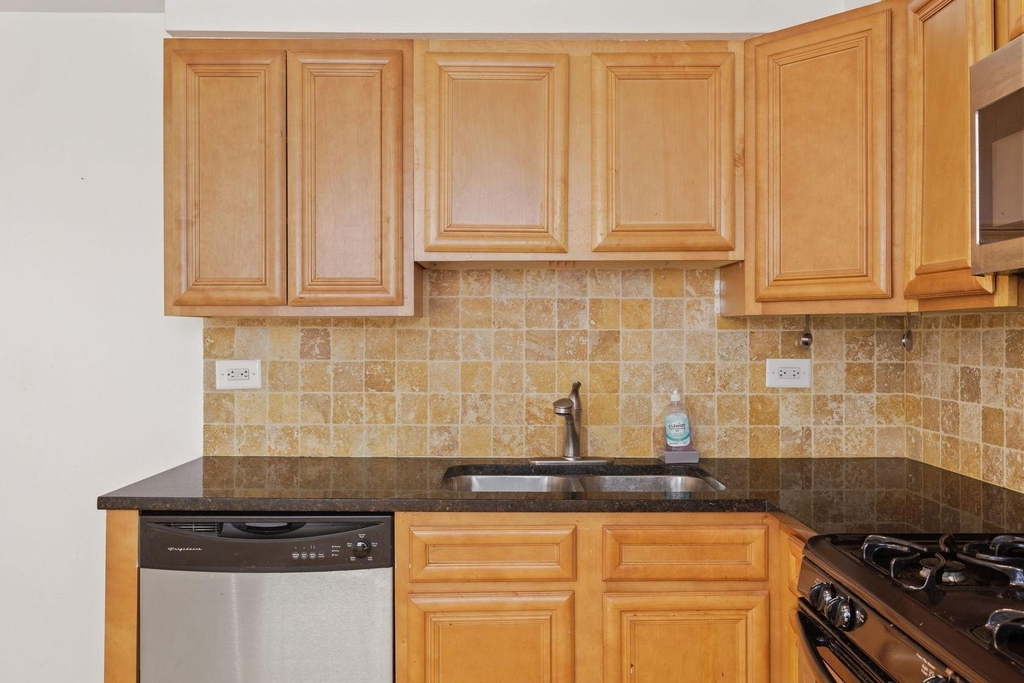 8440 W 95th Street - Photo 6