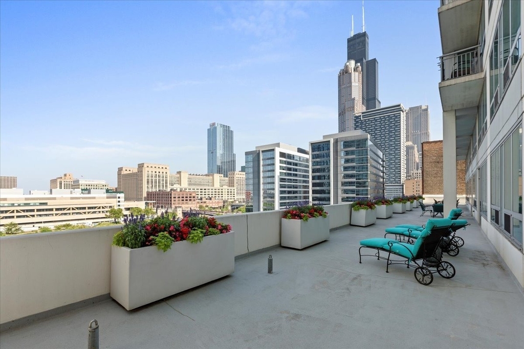 701 S Wells Street - Photo 16