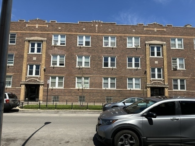 4058 W Dickens Avenue - Photo 0