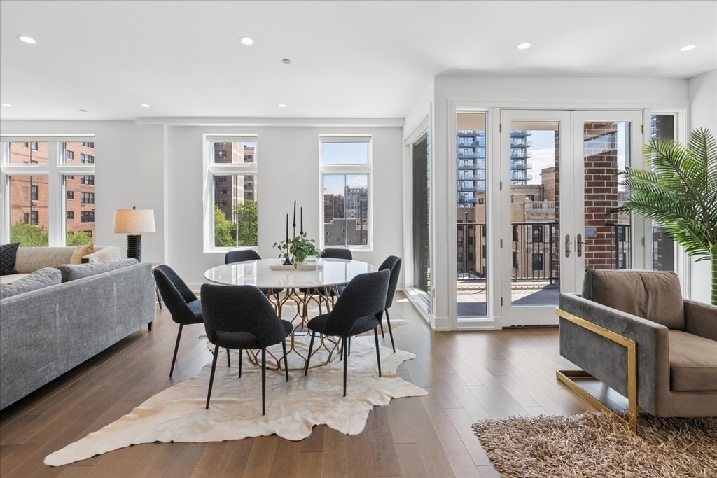 434 W Melrose Street - Photo 6