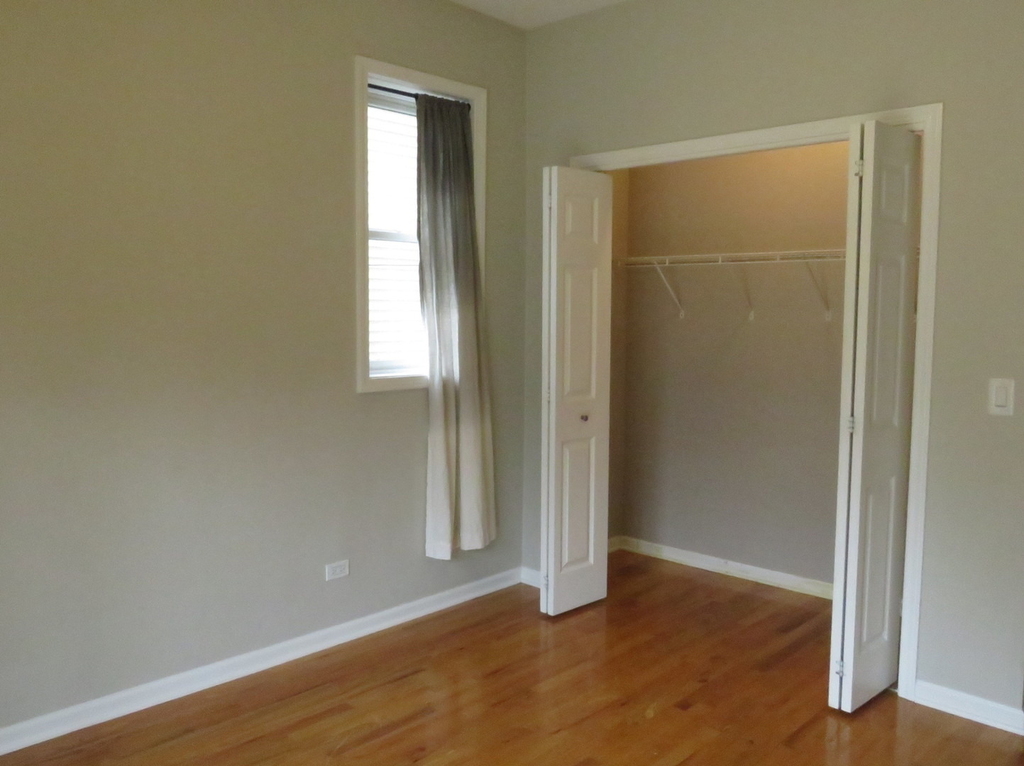 633 E Bowen Avenue - Photo 14