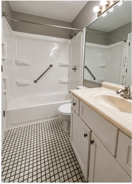 1671 Grosvenor Circle - Photo 4
