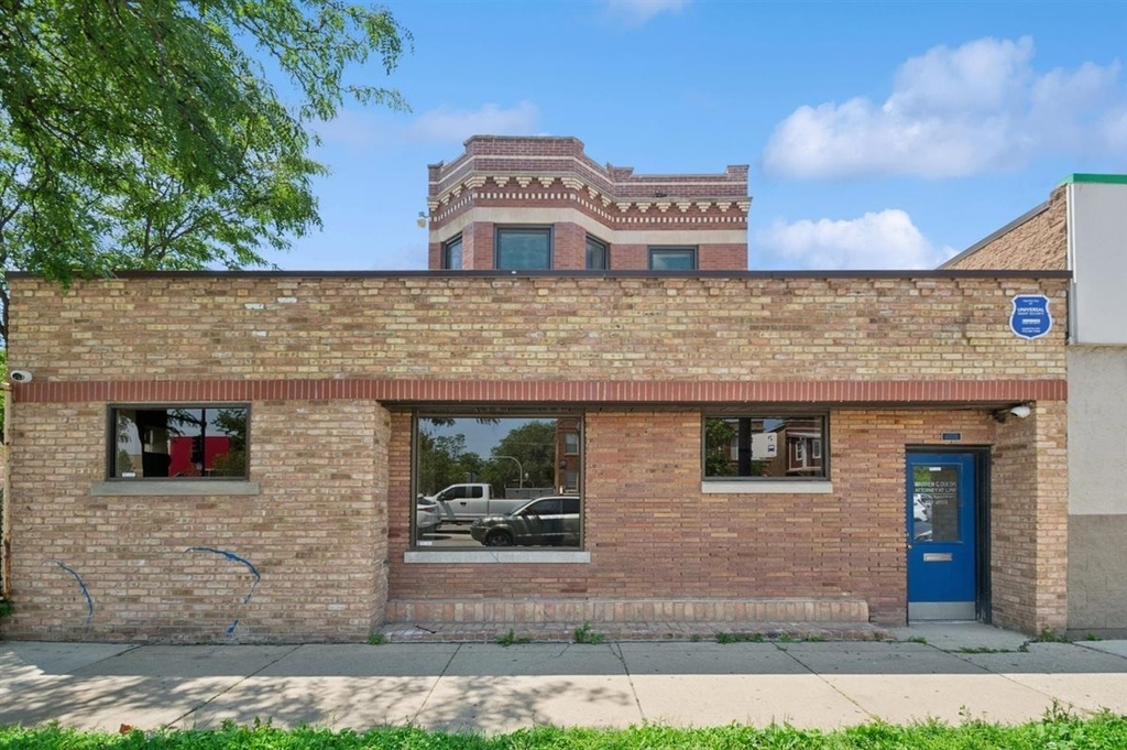 4108 N Cicero Avenue - Photo 0