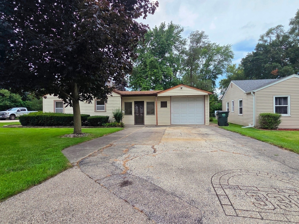 336 E Orchard Street - Photo 0