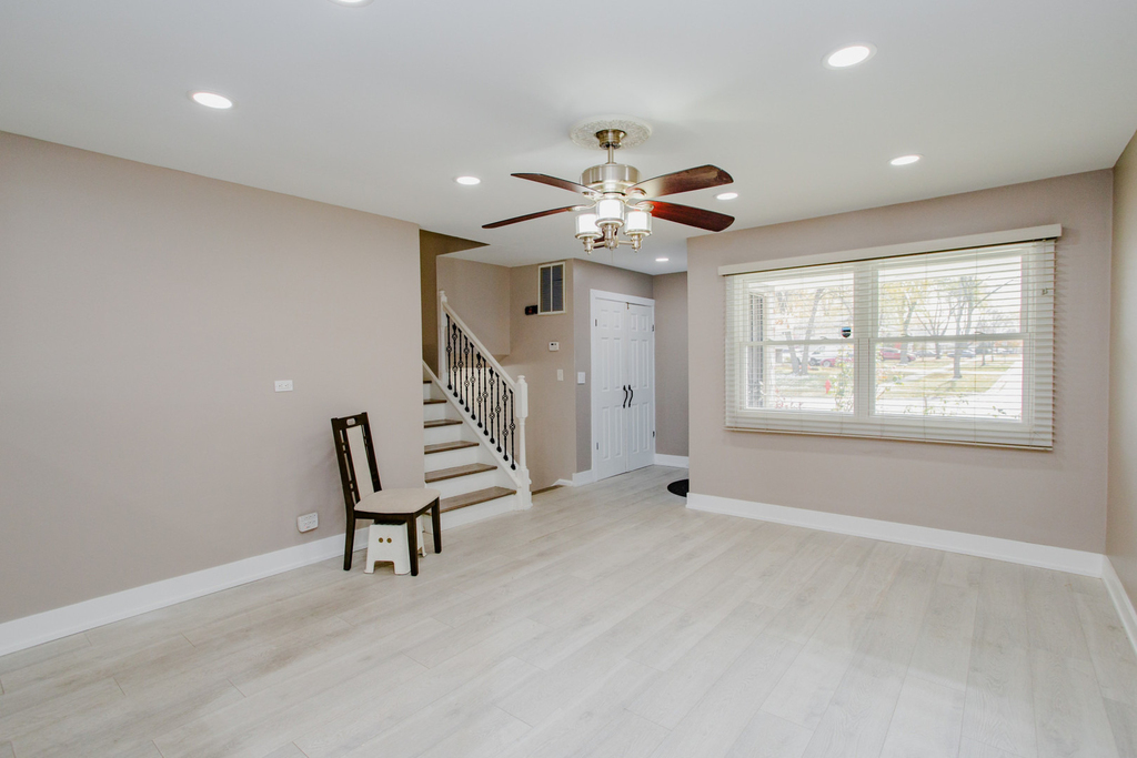 720 Durham Lane - Photo 2