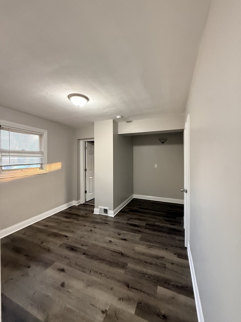 17002 Greenbay Avenue - Photo 8