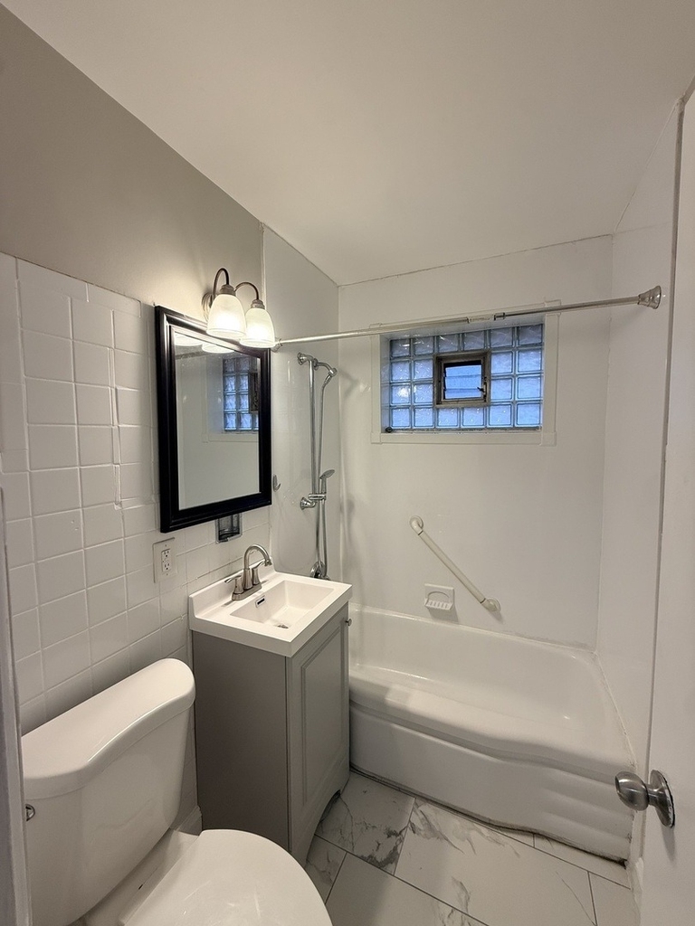 17002 Greenbay Avenue - Photo 2