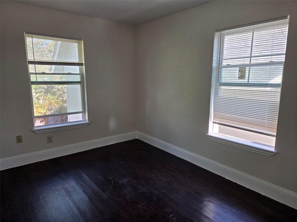 302 71 St Street - Photo 0