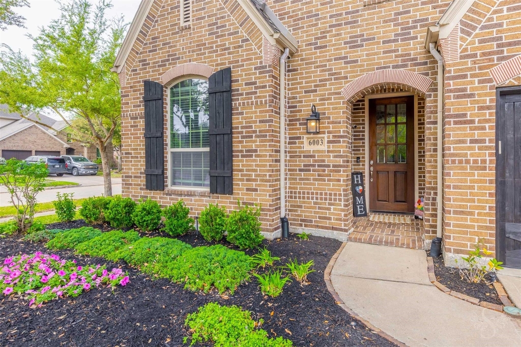 6003 Hedgepark Drive - Photo 6