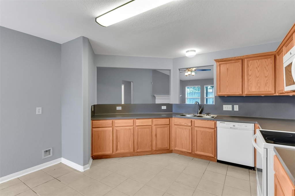 223 Fantasy Lane - Photo 10