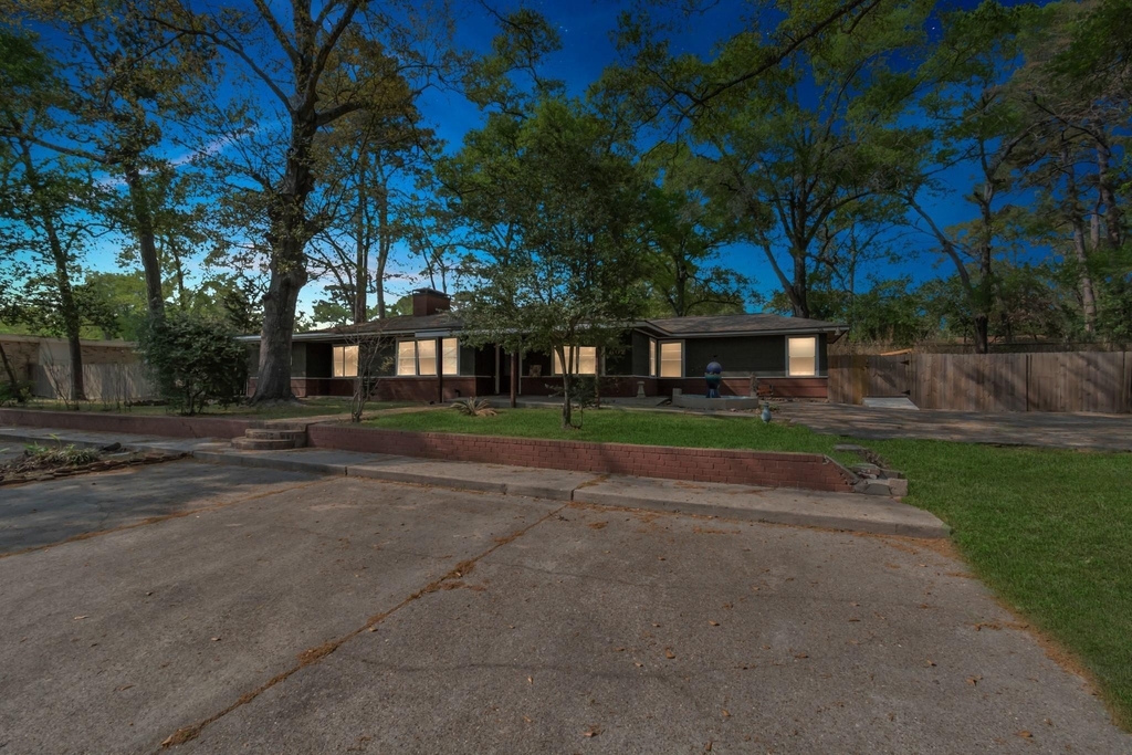602 Everett Street - Photo 43