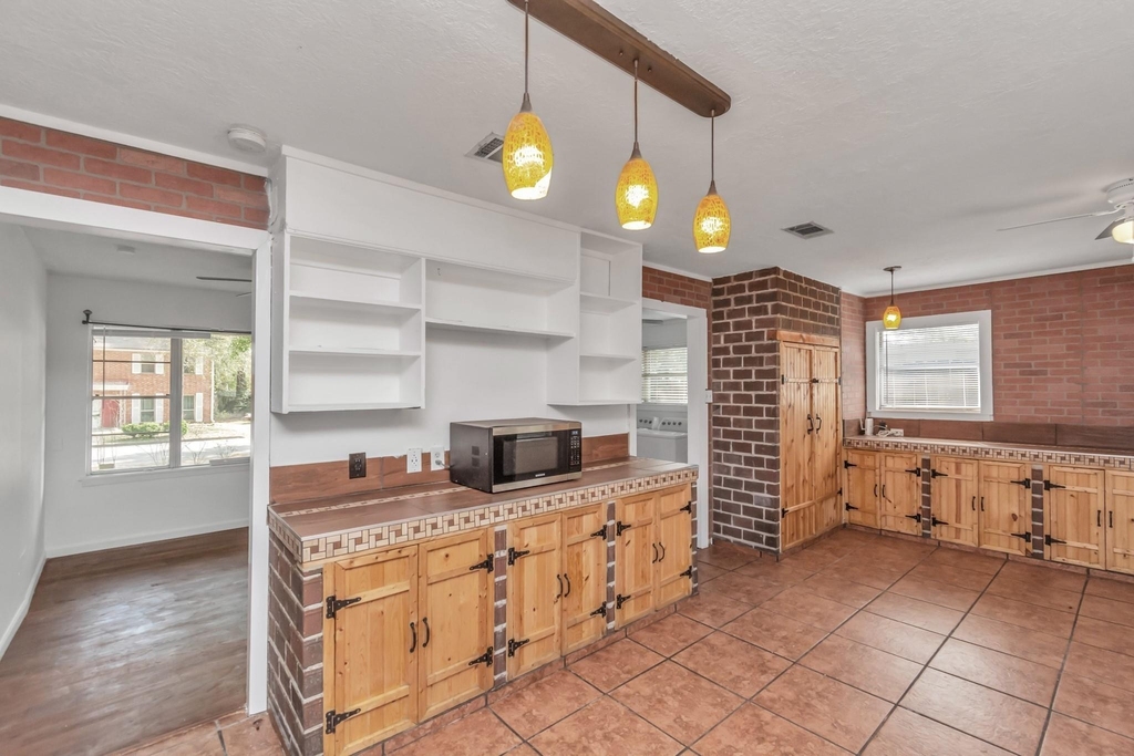 602 Everett Street - Photo 13