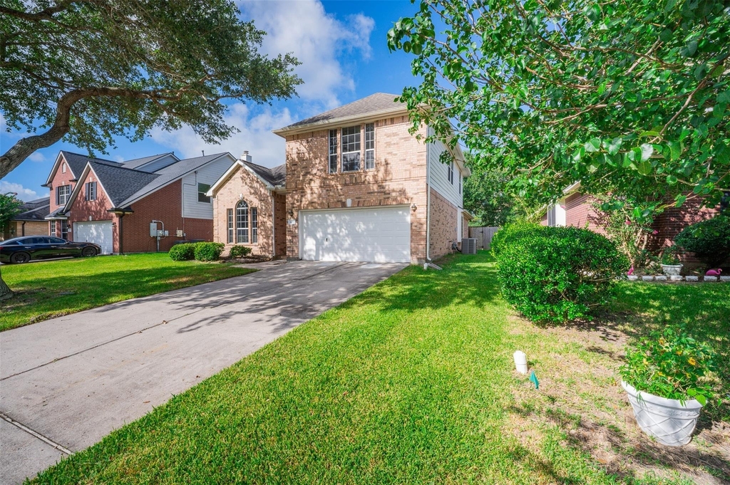 406 Stockbridge Lane - Photo 2