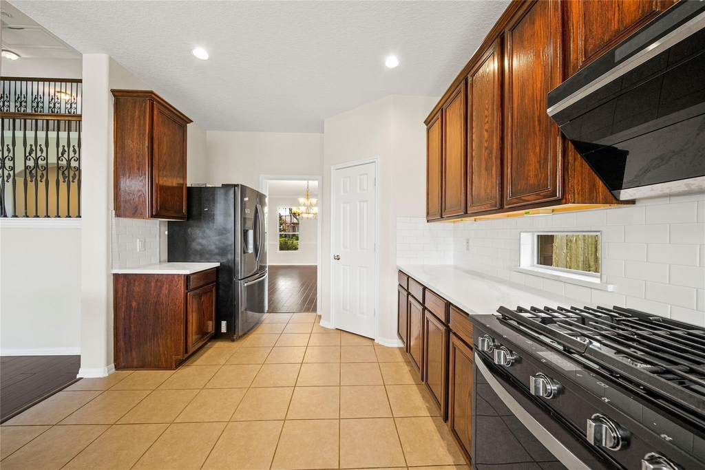 8306 Golden Harbour - Photo 15