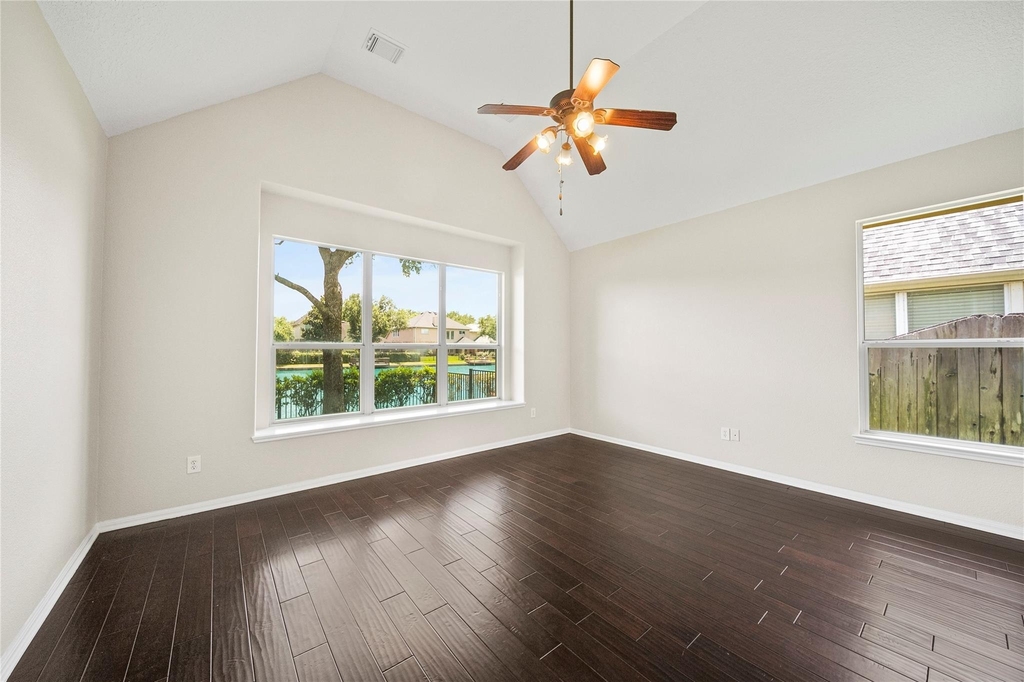 8306 Golden Harbour - Photo 21
