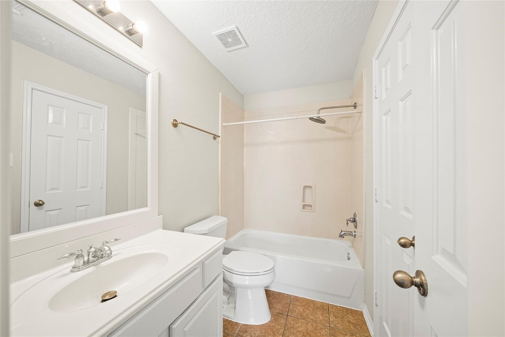 8306 Golden Harbour - Photo 38