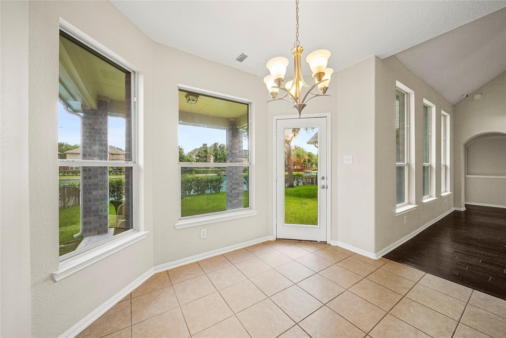 8306 Golden Harbour - Photo 18