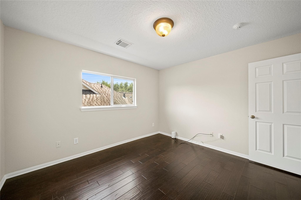 8306 Golden Harbour - Photo 35
