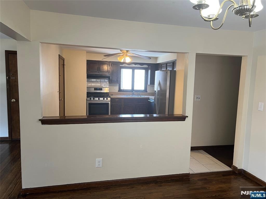 133 Washington - Photo 4