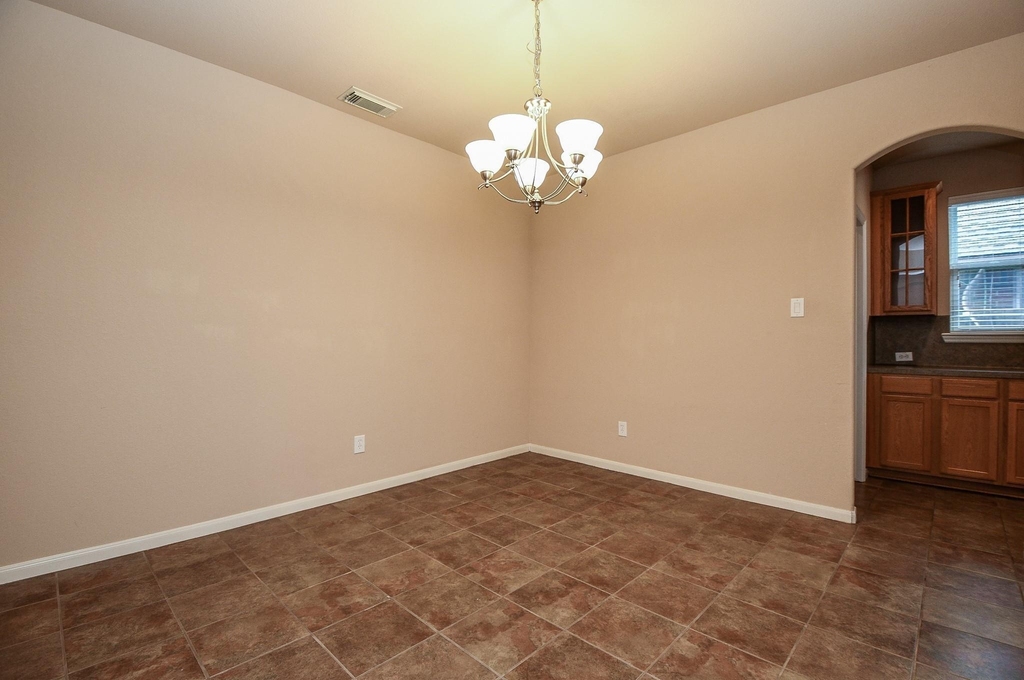 21502 Venture Park Drive - Photo 3