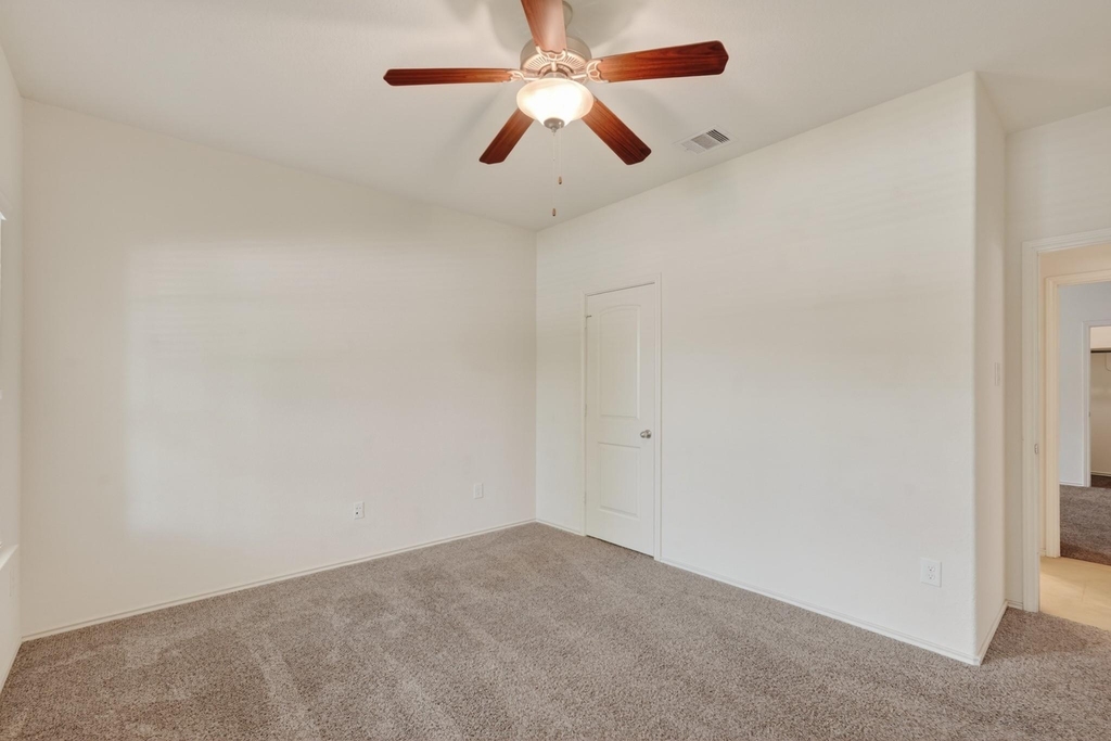 138 Meadow Grove Drive - Photo 32