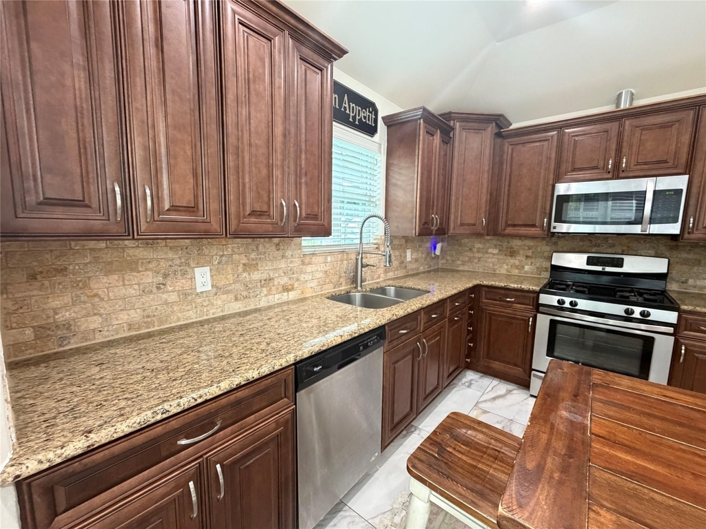 1427 Kappa Street - Photo 11