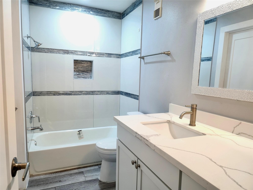 6500 Harbor Town Drive - Photo 17