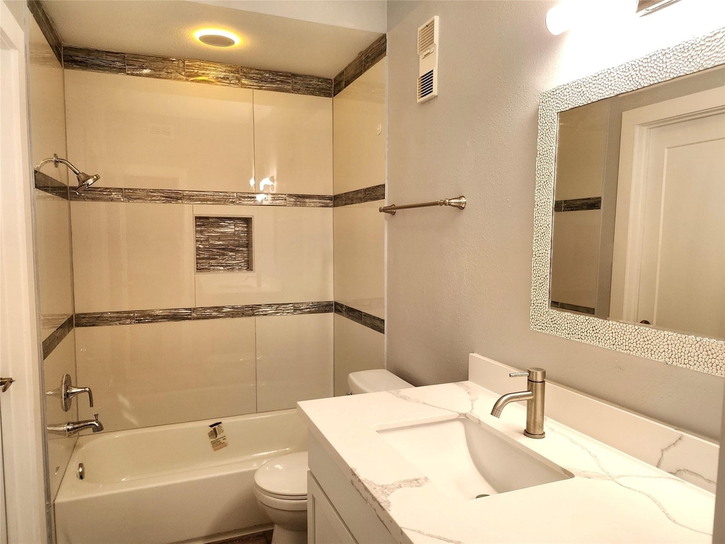 6500 Harbor Town Drive - Photo 18