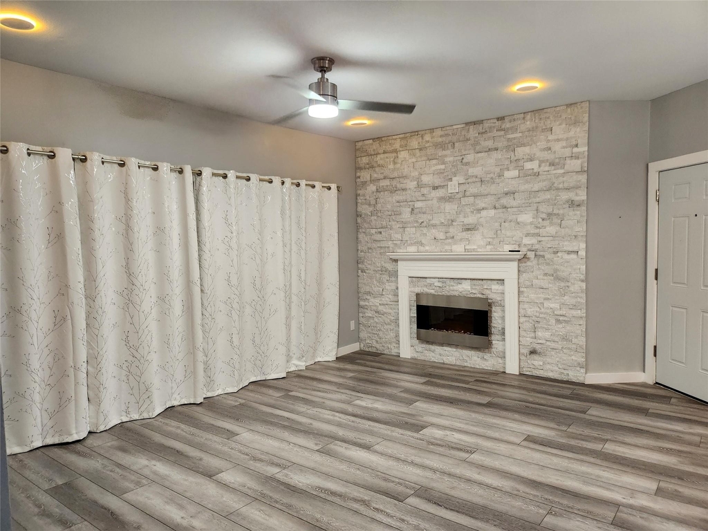 6500 Harbor Town Drive - Photo 4
