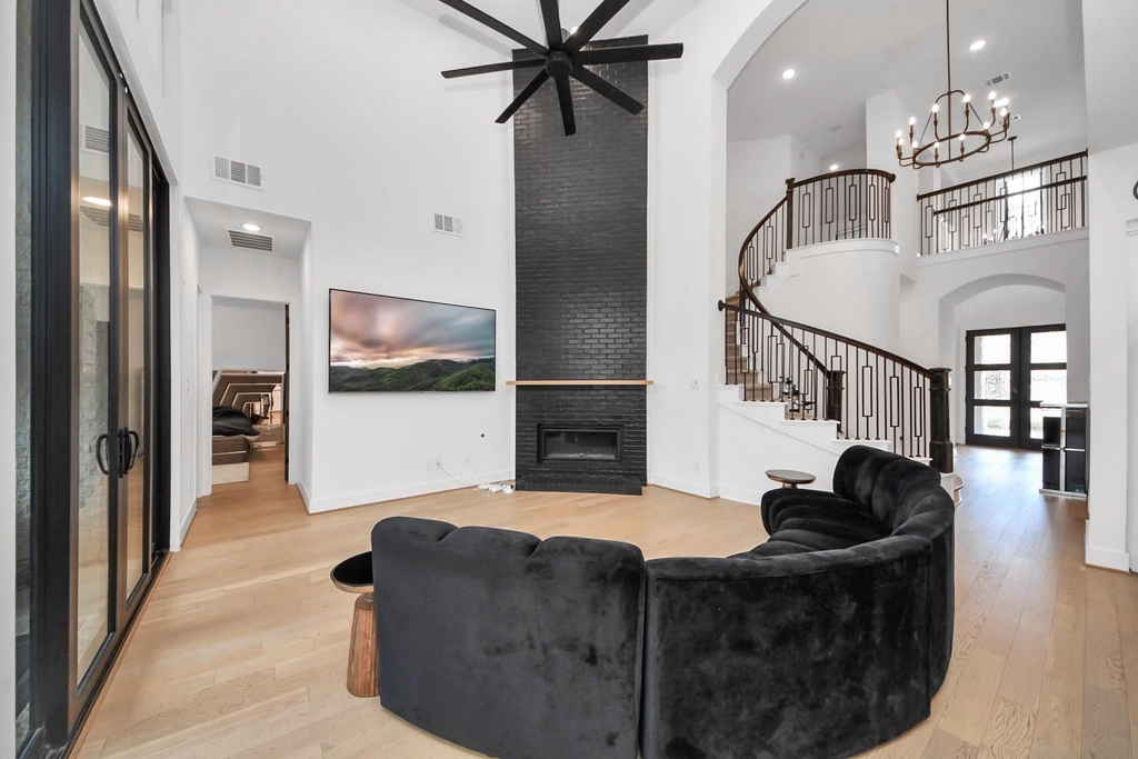 8906 Iron Forge Road - Photo 2