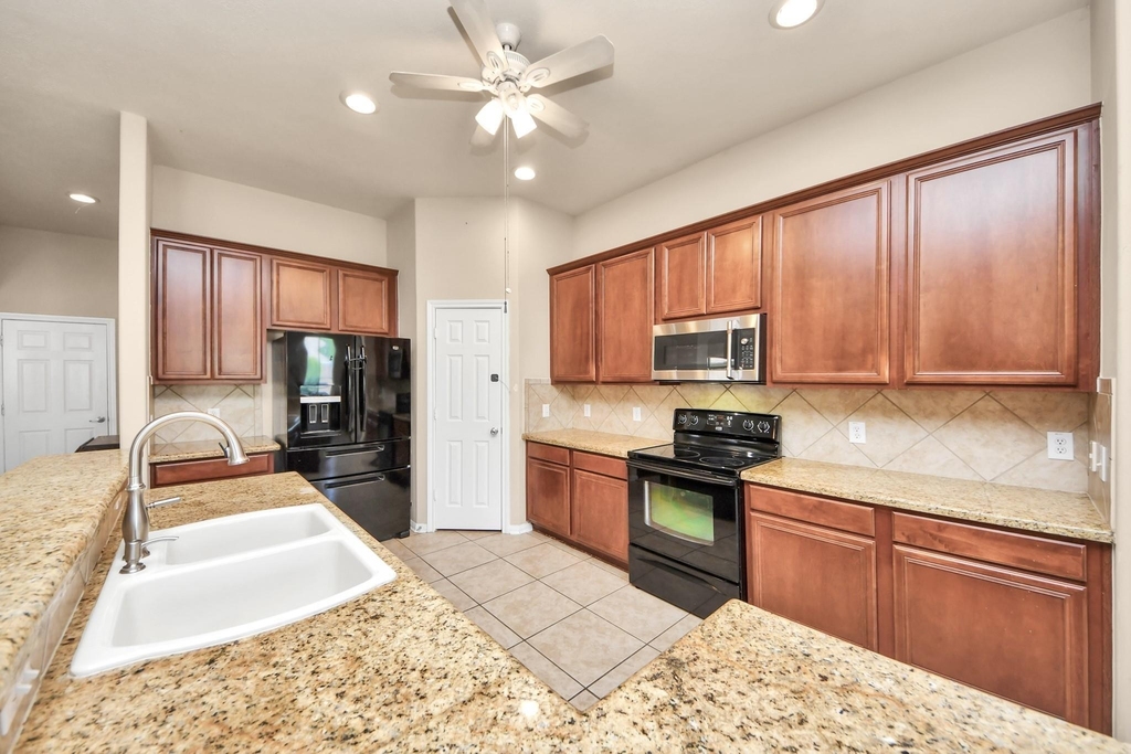 945 Autumn Brook Street - Photo 11