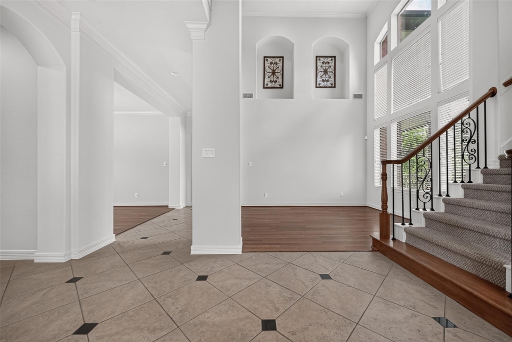 8602 Two Sisters Court - Photo 6