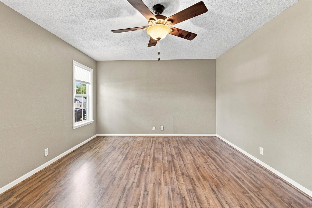 2213 17th Avenue N - Photo 4