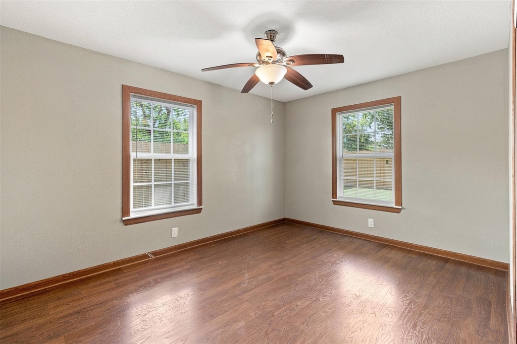 2213 17th Avenue N - Photo 15