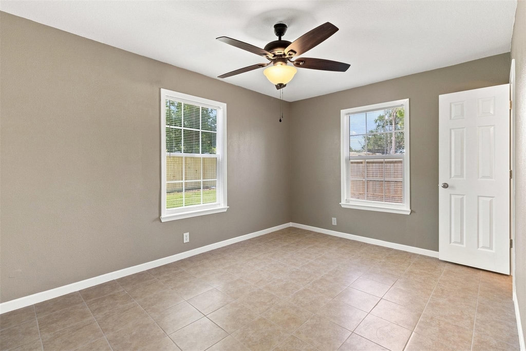 2213 17th Avenue N - Photo 17