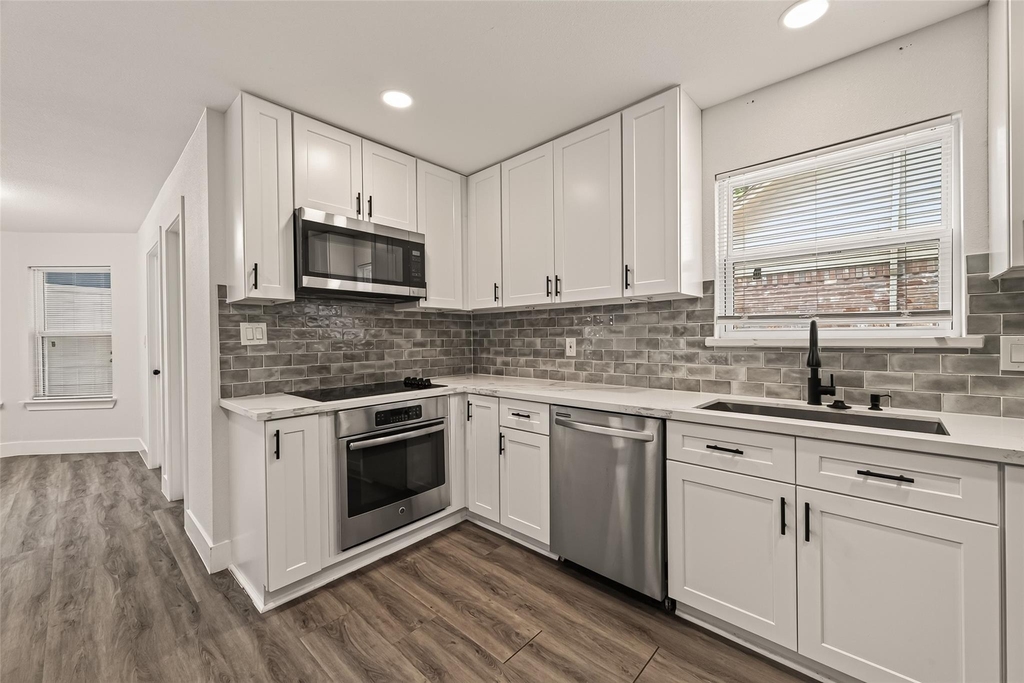 10011 Pine Pass Drive - Photo 10