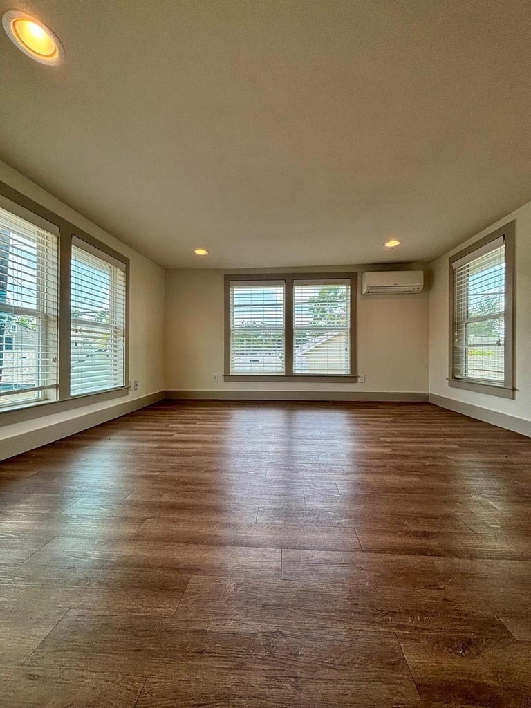 1009 Enid Street - Photo 4