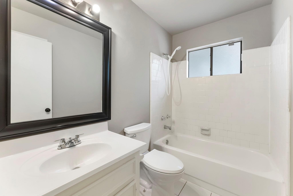 1010 E Red Cedar Circle - Photo 6