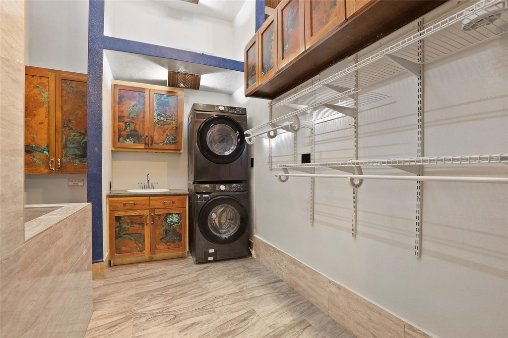 614 Pine Gully Road - Photo 8