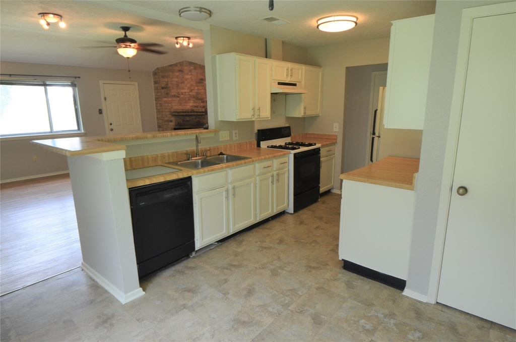 24006 Merry Oaks Drive - Photo 6