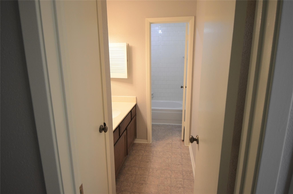 24006 Merry Oaks Drive - Photo 11