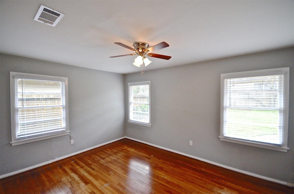 5237 Maple Street - Photo 10